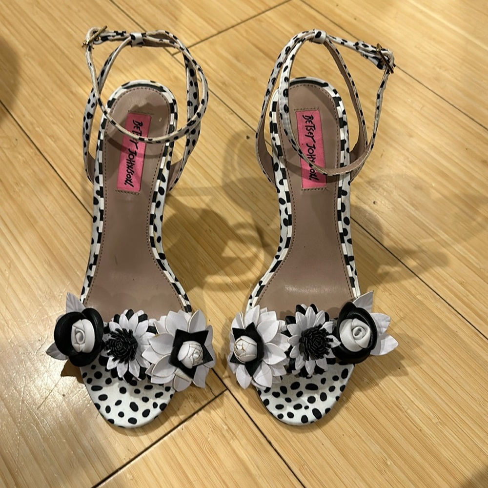 Funky floral vintage heels
